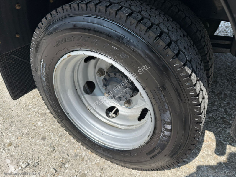 Camion Iveco EUROCARGO ML75 E16 CABINA CORTA...