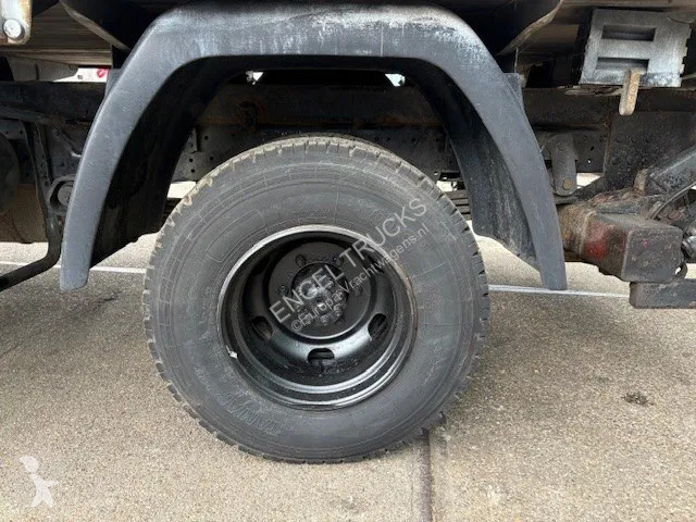 Camion Mercedes LK  (6-CILINDER) WITH TENT BOX...
