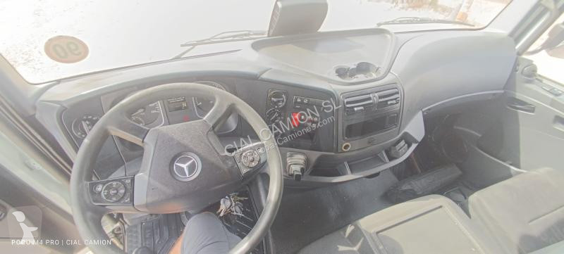Kamion Mercedes 1218