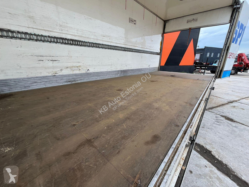 Kamion MAN 12.220 4x2 BOX L=5945 mm