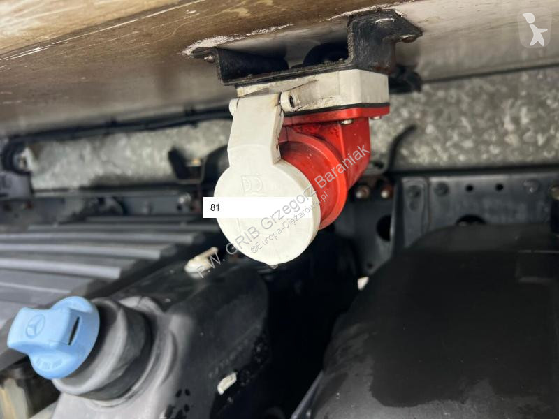 Furgoneta Mercedes 816 REFRIGERATOR HOOK...