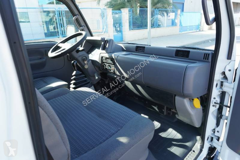 Furgoneta Nissan