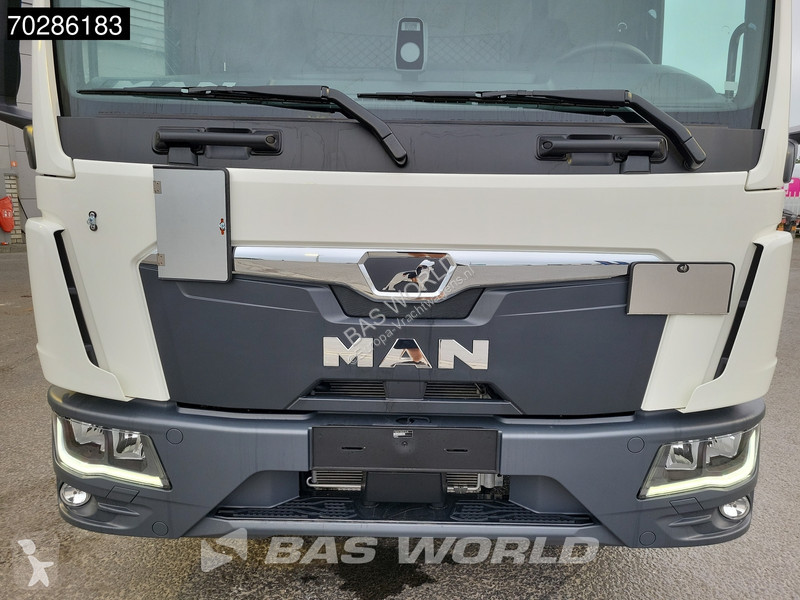 Vrachtwagen MAN 12.220 4X2 NEW! 12tonner...