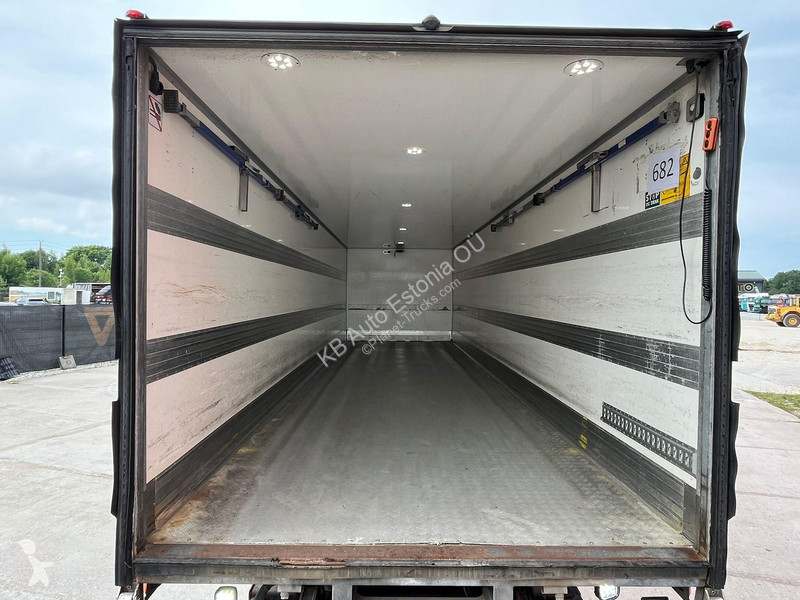 Kamion Scania P 360 6x2*4 BOX =9718 mm