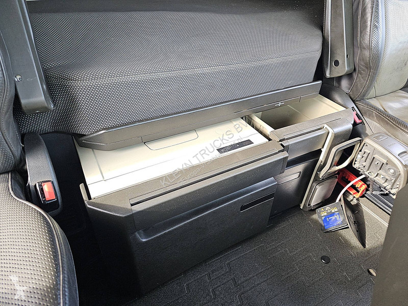 Kamion Volvo 6X4 BOOGIE LIFT VDL