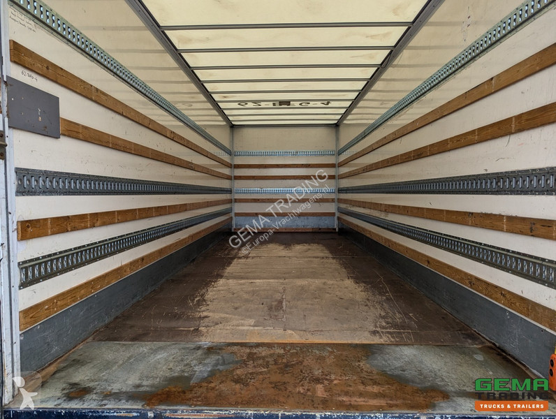 Kamion Mercedes 1321 4x2 Sleeping Cab Euro6A -...