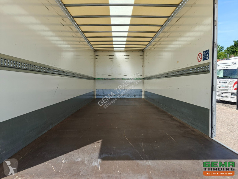 Kamion Renault D240 4x2 Half Sleeper Cab Euro6E...