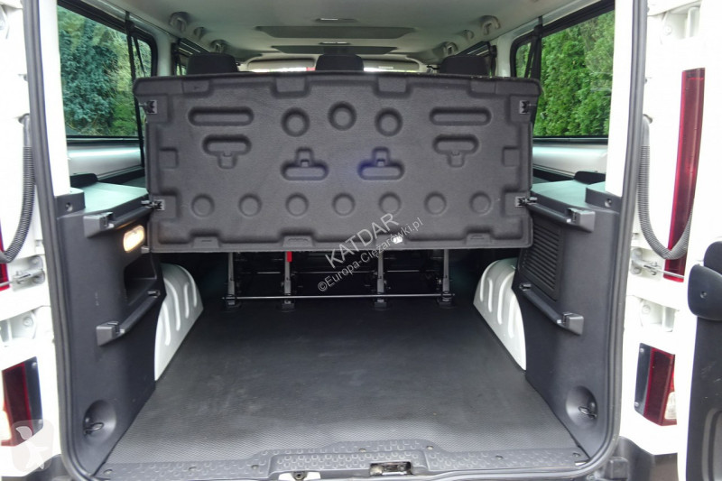 Véhicule utilitaire Renault TRAFIC L2H1 2.0dci...