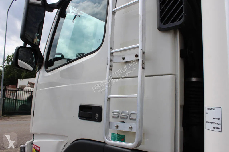 Kamion Volvo 330 * EURO5 * CARRIER SUPRA SILENT...