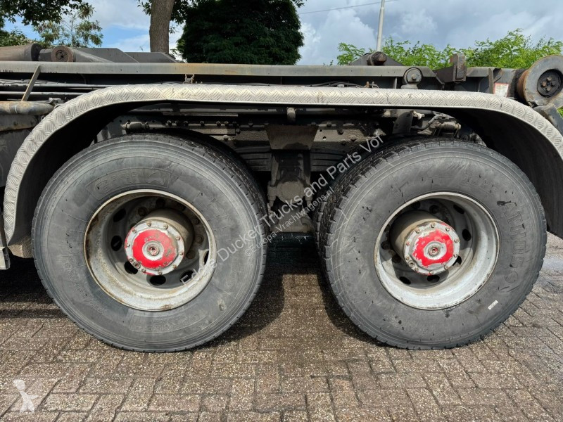 Camion Mercedes ACTROS 3741 8X4 STEEL SUSPENSION