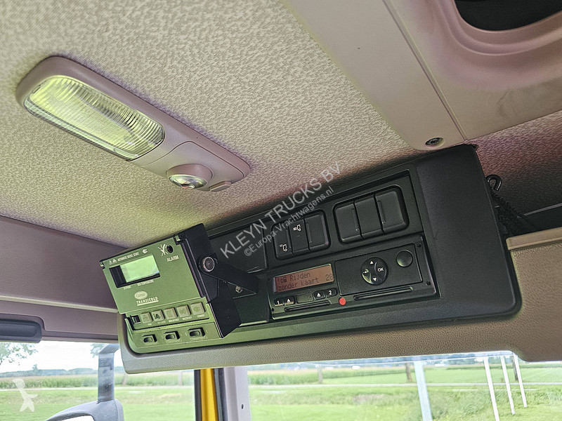 Kamion DAF 220 CARRIER LIFT DOORS