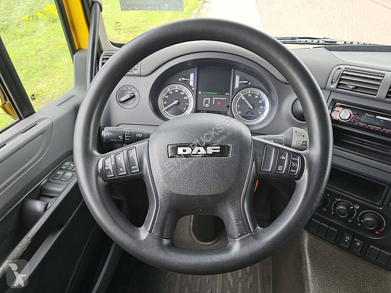 Camion DAF 220 CARRIER LIFT DOORS