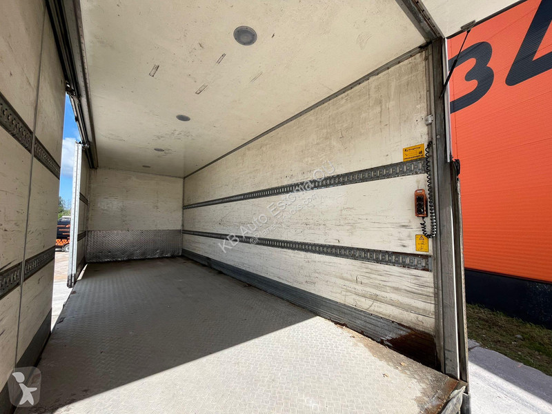 Camião Volvo FH 400 6x2 BOX L=7400
