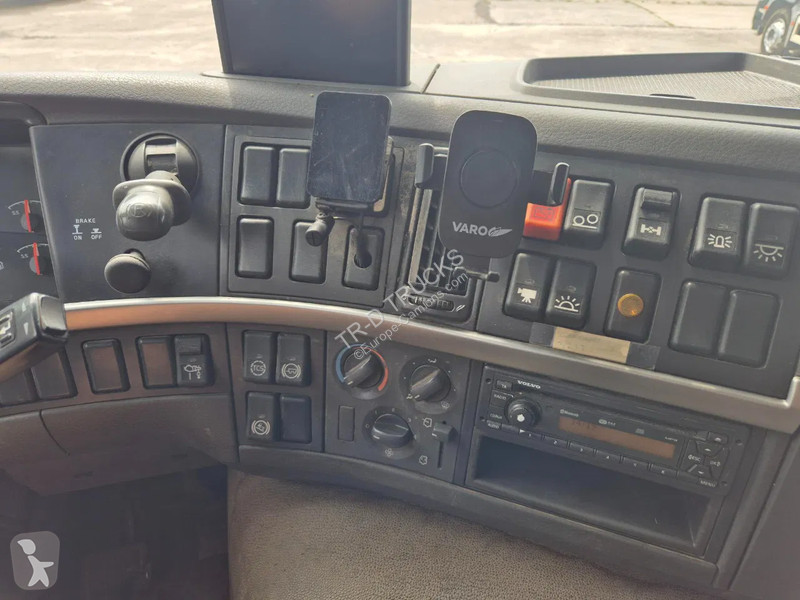 Camion Volvo 400 18000L FUEL/CARBURANT - 5 COMP...