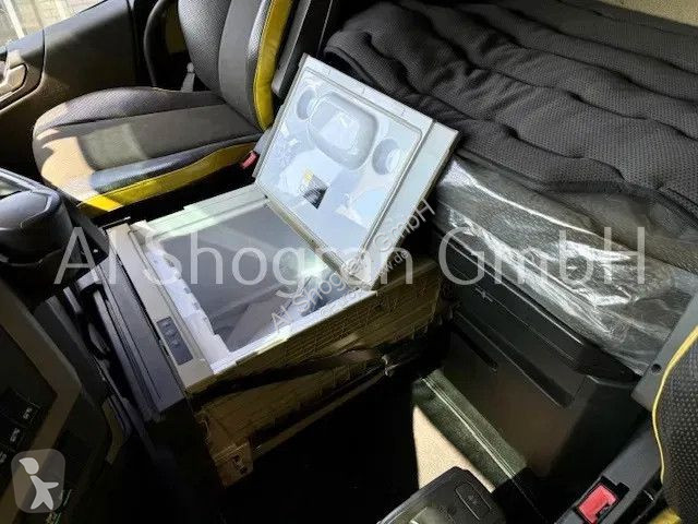 Camion Volvo 16750 6x4/Kran Jonsered...