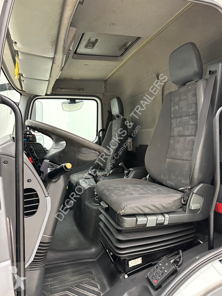 Vrachtwagen Mercedes 1218