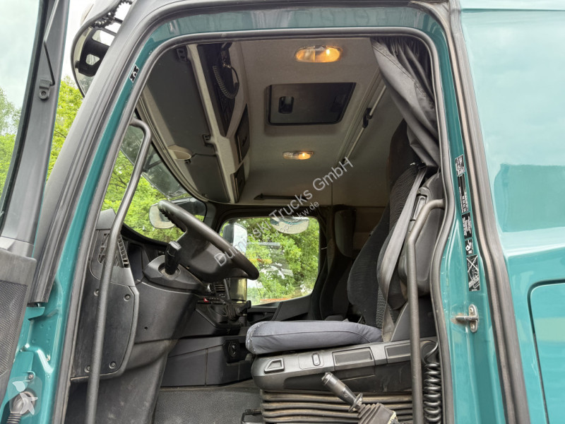 Kamion Mercedes 3251 8X4 Haken mit Kran HMF...