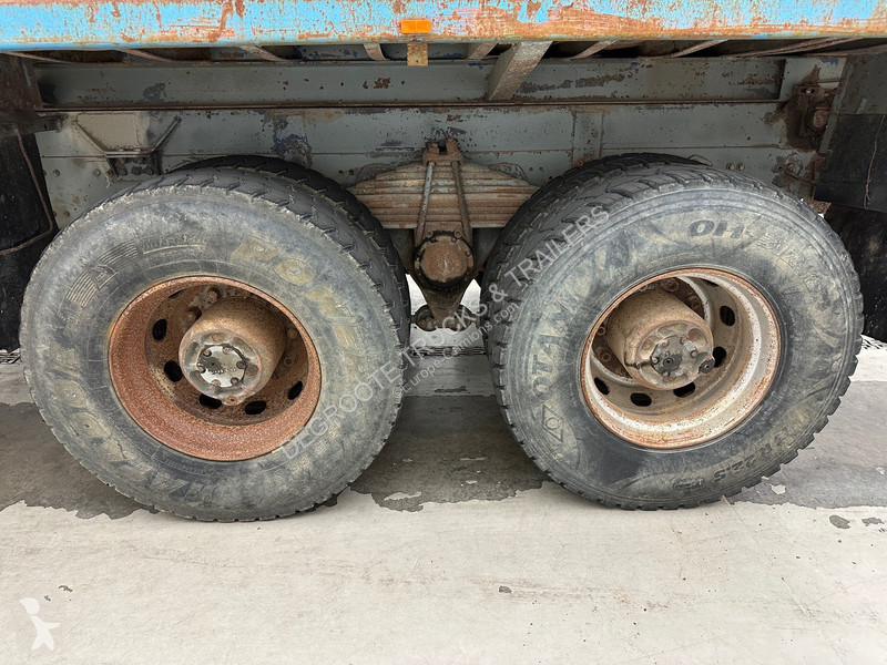 Vrachtwagen Volvo .320 - 6x4