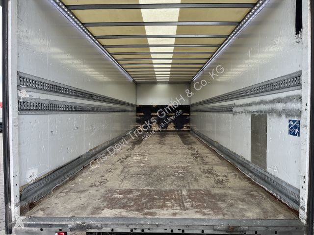 Vrachtwagen Iveco 120E25 4x2 Koffer | Ladebordwand
