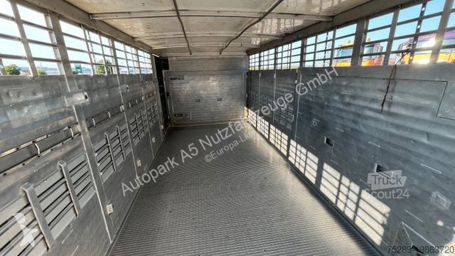 Kamion MAN TGL 10.220 Viehtransporter Rampe...