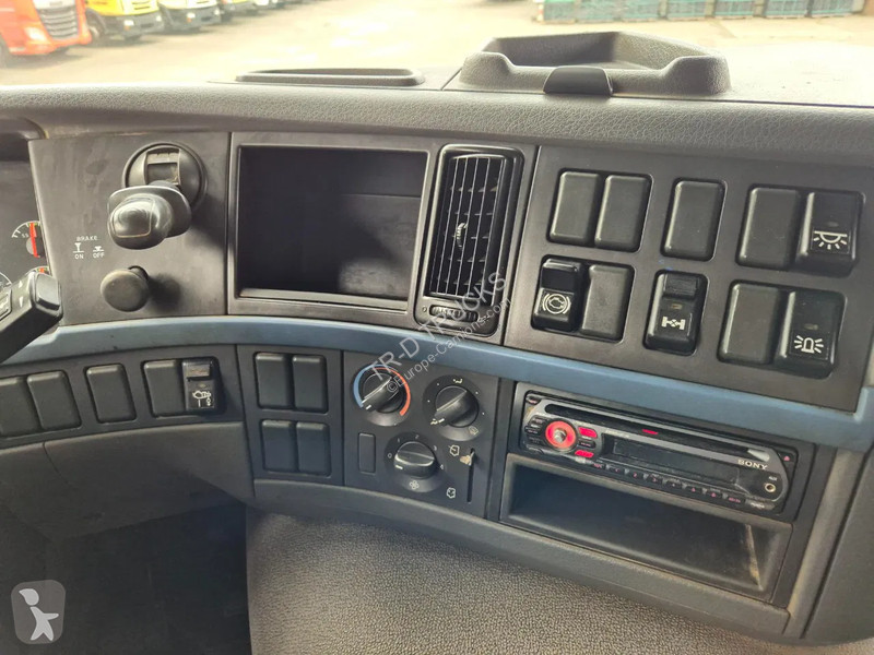 Camion Volvo FM 9.300 TIPPER - HMF 1060K3 CRANE