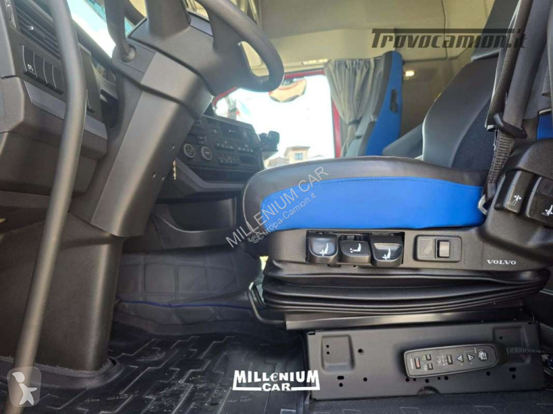 شاحنة Volvo VOLVO  460 PORTACASSE L/TELAIO 2023