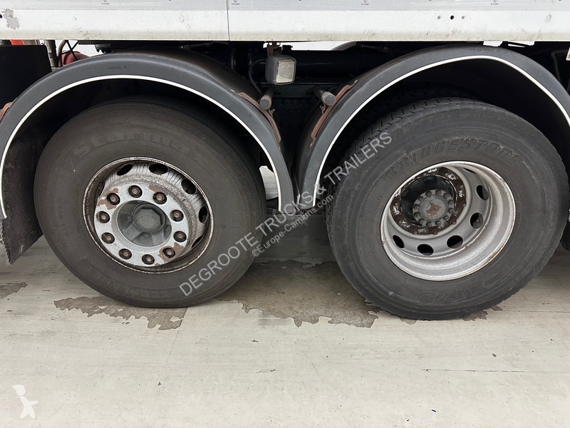 شاحنة Volvo 300 - 6x2