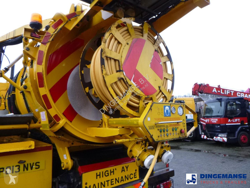 شاحنة DAF 55220 4X2 RHD Whale vacuum tank 8.1 m3