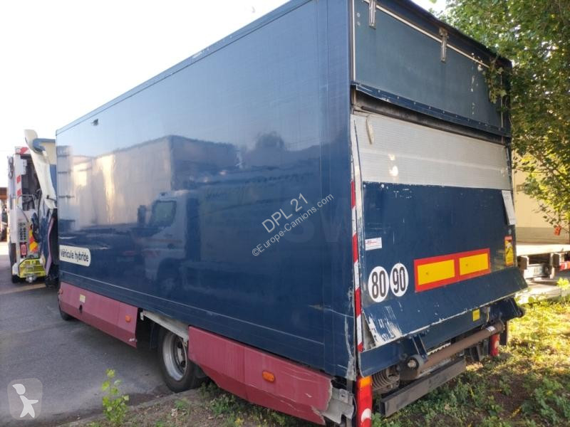 Ciężarówka Mitsubishi Fuso 7C15