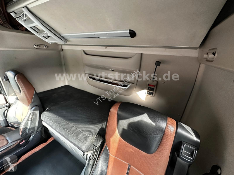 شاحنة DAF 530 4x2 Finkl 2.Stock Viehaufbau