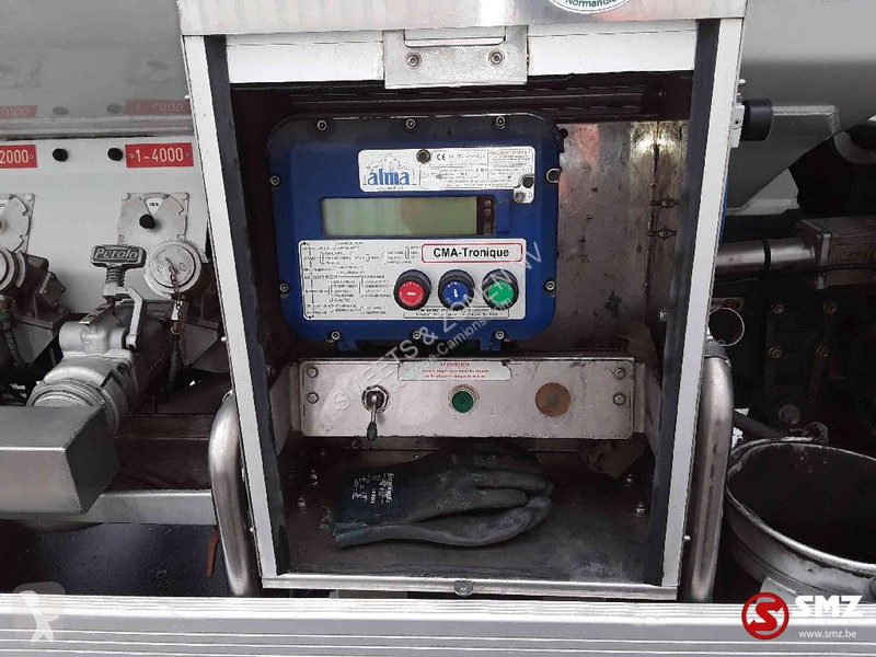 شاحنة Renault 270 13500 L 4 comp