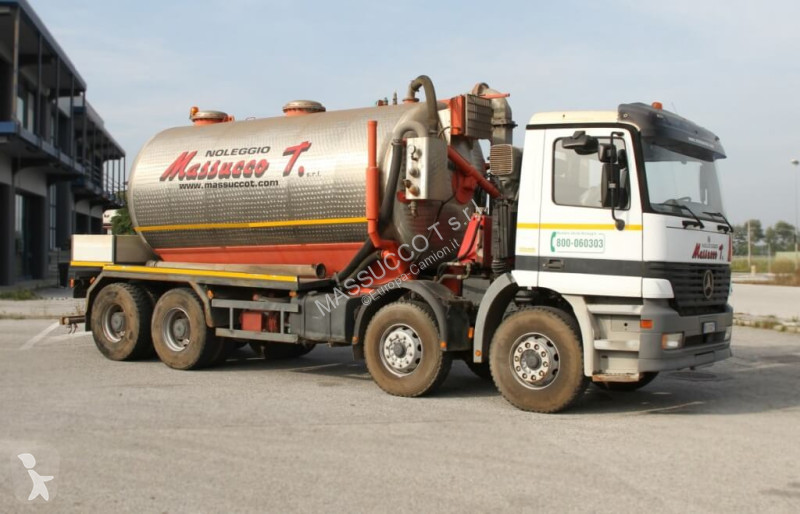 شاحنة Mercedes 3243