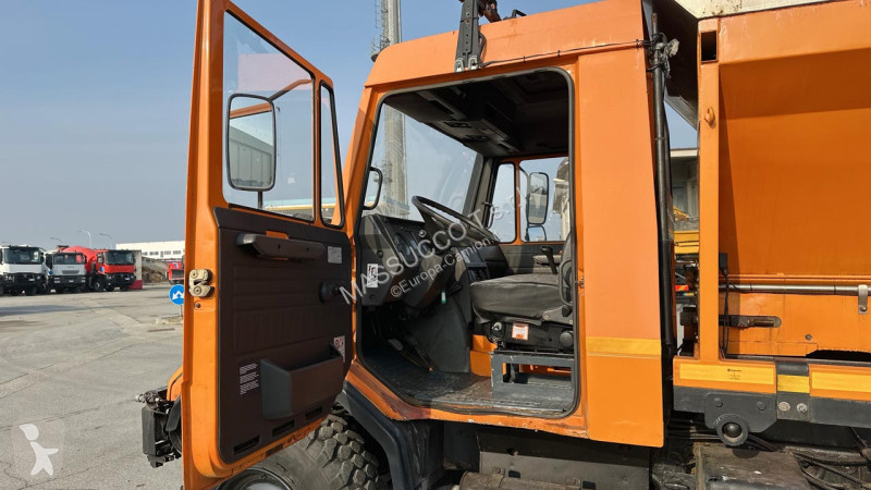 شاحنة Mercedes UNIMOG U90 4X4