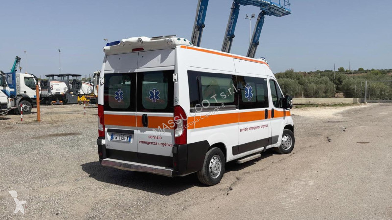 شاحنة Fiat DUCATO AMBULANZA