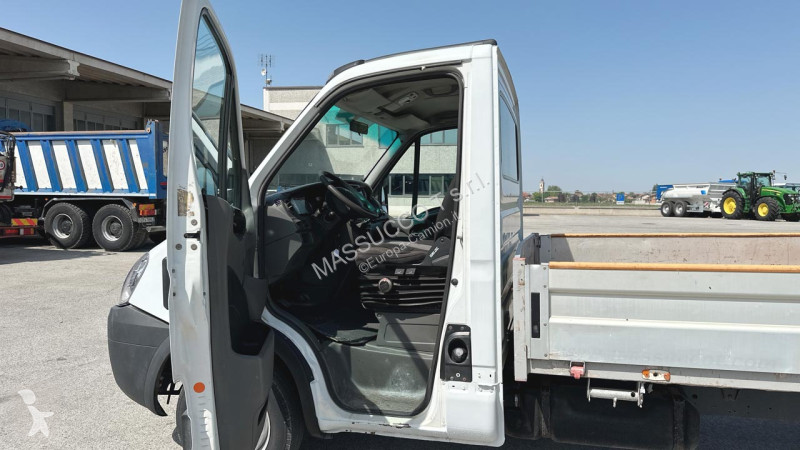 شاحنة Iveco DAILY 35C13 4x2