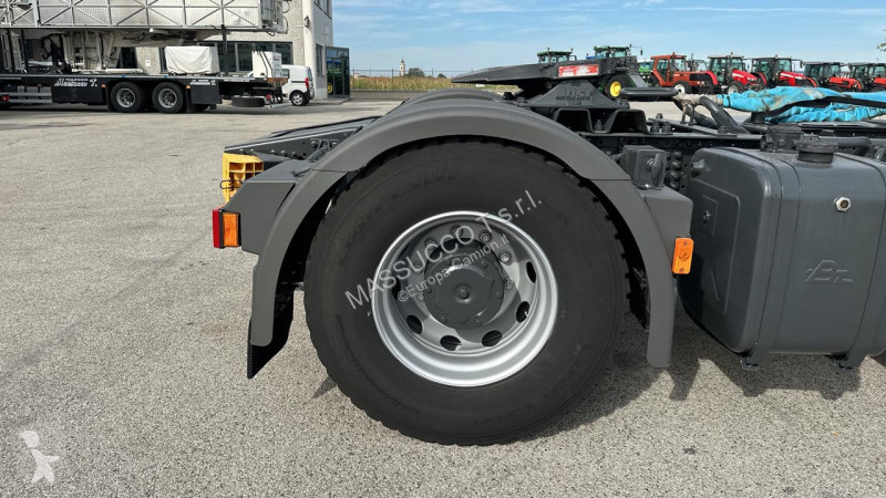 شاحنة Iveco 460 4X2