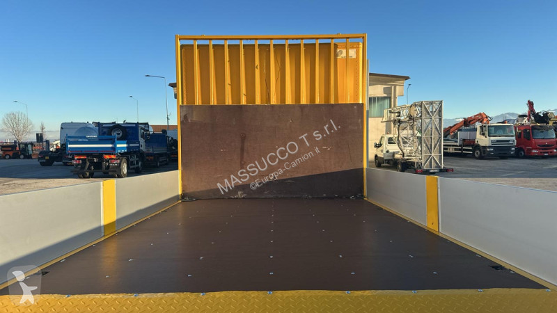 شاحنة Iveco ML120E18 4x2