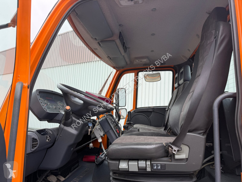 Engin de voirie Unimog U 300 4x4 U 300 405/10...