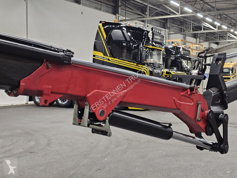 شاحنة Scania 490 8x4*4 / HMF 5020 + JIB