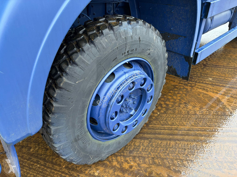 شاحنة Mercedes 4X4 blue