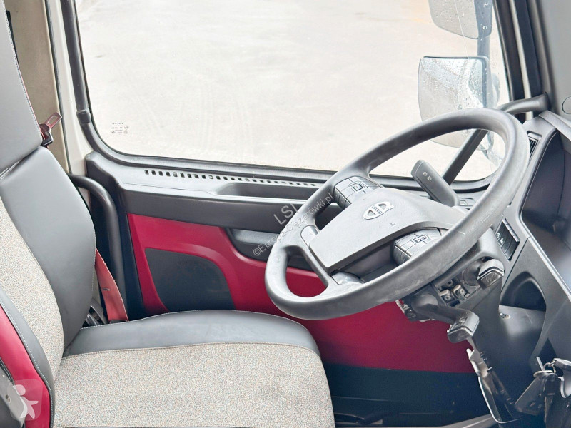 شاحنة Volvo 460 Kipper * TOPZUSTAND / 8x4 !