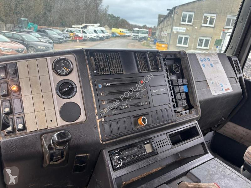 Camion MAN REMORQUANT SINT 27-343