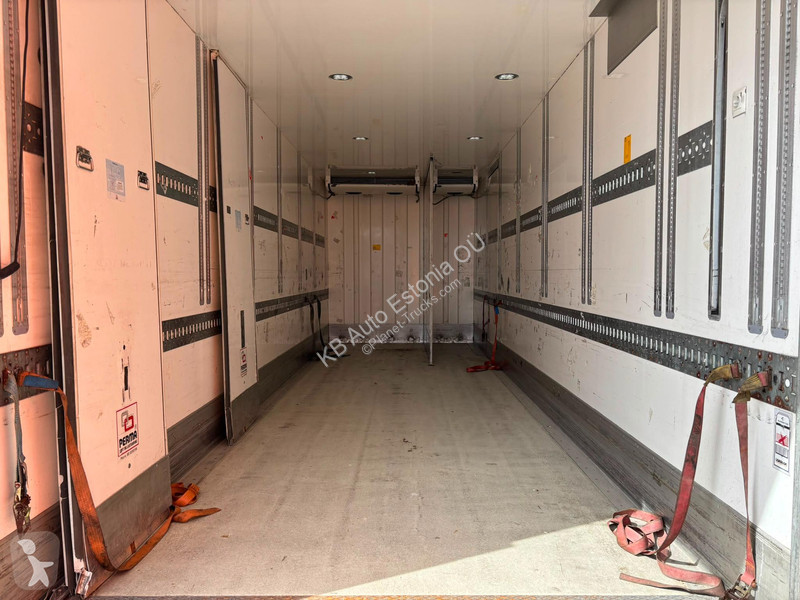 شاحنة Mercedes 2543 6x2*4 Supra Mt / box L=8520 mm