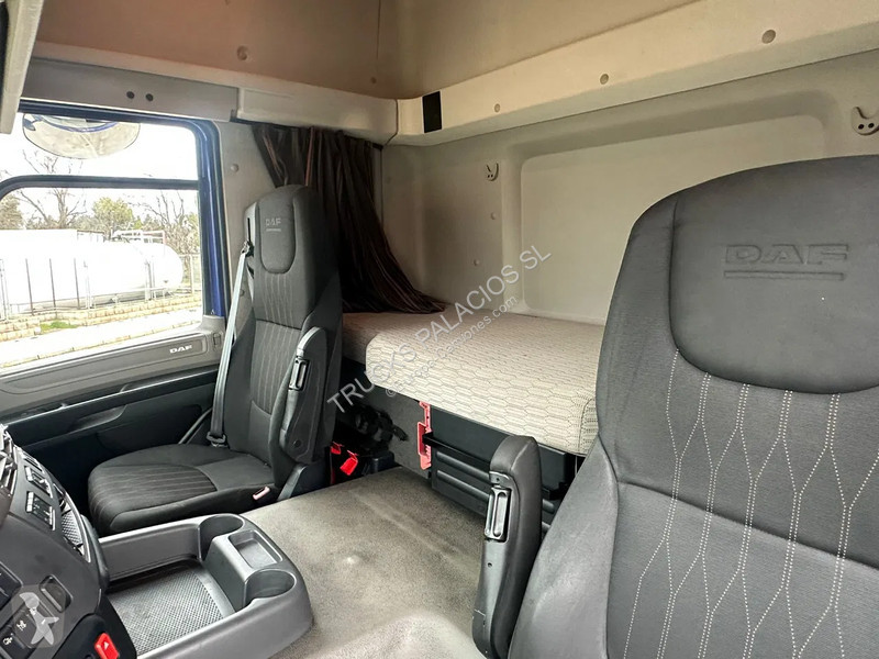 شاحنة DAF 320 caja cerrada
