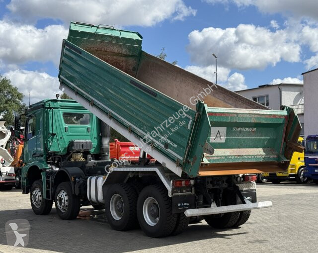 شاحنة Mercedes Arocs 4145 8X6 Kipper Schwarzmüller