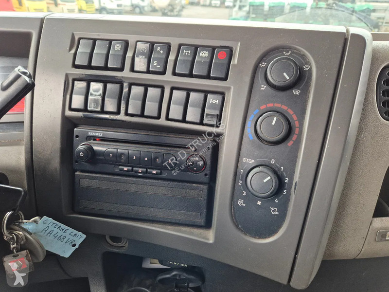 شاحنة Renault 320 DXI - 11000L INSULATED INOX...