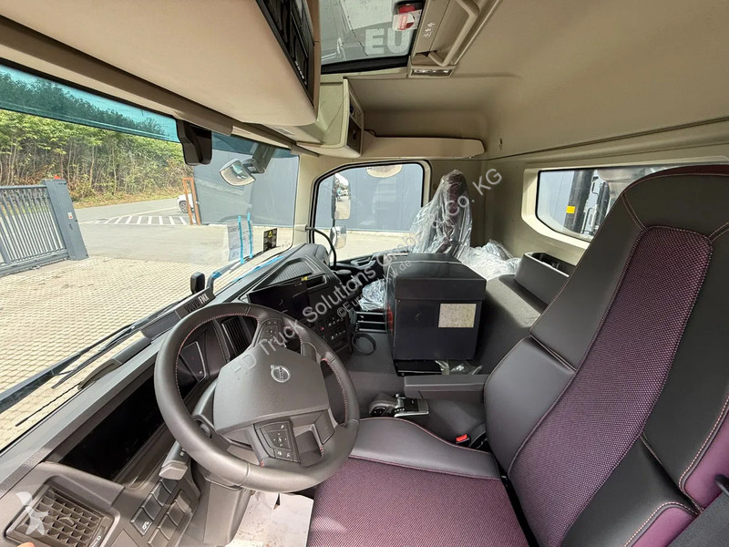 شاحنة Volvo 500 Volvo  500 8x4 Kran Hiab 658-6