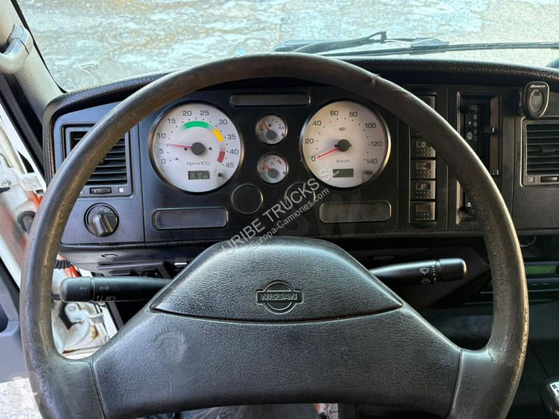 شاحنة Nissan 120.56