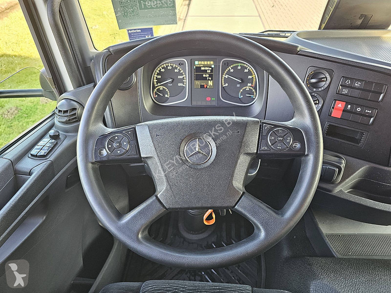 شاحنة Mercedes ATEGO AIRCO TAILLIFT