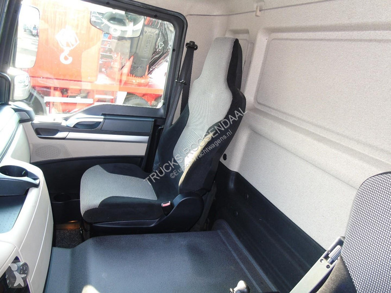 شاحنة MAN 12.250 + euro 6 + lift + iso box